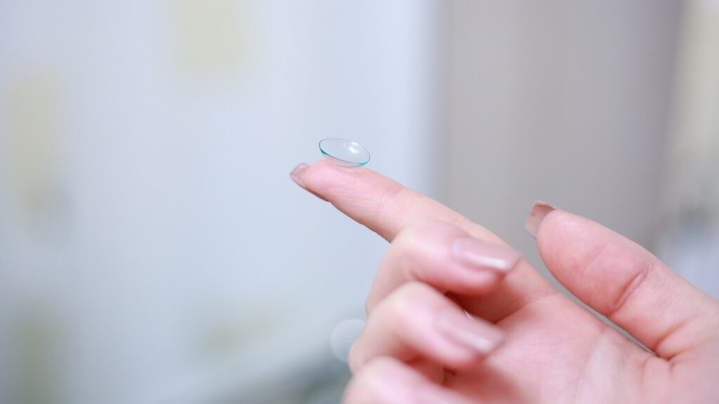 contact lens manufacturers in the USA